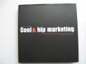 Billede af bogen Cool & hip  marketing.                   Sådan påvirker livsstil forbrugere, virksomheder og reklame.