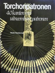 Billede af bogen TORCHONPATRONEN - 40 kanten met uitneembare patronen - KNIPLEBOG - 40 prikkebreve