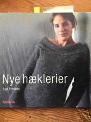 Billede af bogen NYE HÆKLERIER