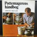 Billede af bogen POTTEMAGERENS HÅNDBOG - Arbejde med ler