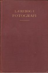 Billede af bogen Kortfattet  Lærebog i Fotografi til brug ved Undervisningen paa Dansk fotografisk Forenings Fagskole