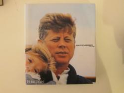 Billede af bogen John Fitzgerald Kennedy A Life in Pictures