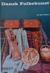 Billede af bogen Dansk Folkekunst – Billeder med indledende tekst