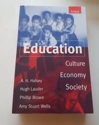 Billede af bogen Education - Culture, Economy, and Society