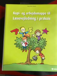 Billede af bogen Kopi- og arbejdsmappe til læsevejledning i praksis