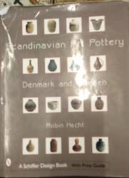 Billede af bogen scandinavian art pottery Denmark and sweden
