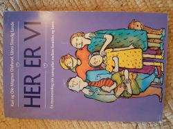 Billede af bogen Her er vi Billede af bogen Her er vi