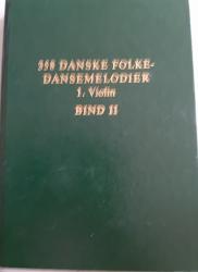 Billede af bogen 358 danske folkedansemelodier i arrangement for 2 violiner, klarinet og bas bind 2