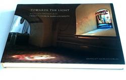 Billede af bogen Towards the light - Maja Lisa Engelhardt - Twenty church embellishments
