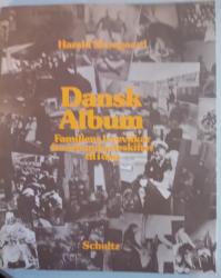 Billede af bogen Dansk album familiens levevilkår  fra århundredeskiftet  til i dag.