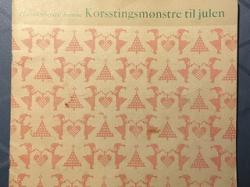 Billede af bogen Korsstingsmønstre til julen - Haandarbejdets fremme. 