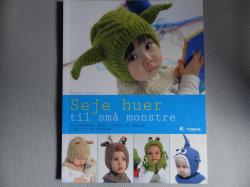 Billede af bogen Seje huer til små monstre - 20 supersøde huer, luffer og sokker lige til at strikke
