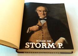 Billede af bogen Bogen om Storm P - Skrevet af hans venner
