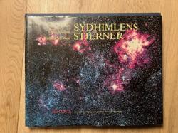 Billede af bogen Sydhimlens stjerner : stjerneatlas fra Det Europæiske Sydobservatorium (ESO)
