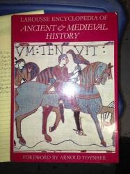 Billede af bogen Larousse Encyclopedia of Ancient and Medieval History