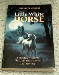 Billede af bogen The Little White Horse