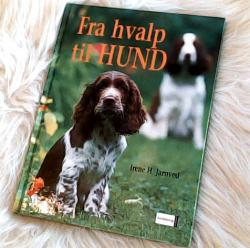 Billede af bogen Fra hvalp til hund