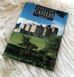 Billede af bogen English Castles