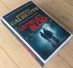 Billede af bogen Ustyrligt blod - Cormoran Strike nr.5