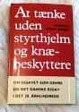 Billede af bogen At tænke uden styrthjelm og knæbeskyttere