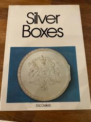 Billede af bogen SILVER BOXES, bog sølvæsker, bog sølvdåser, bog sølvtøj, bog engelsk sølv