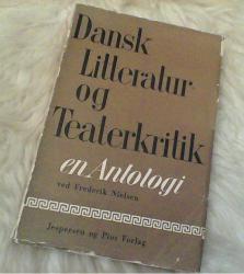 Billede af bogen Dansk Litteratur og Teaterkritik