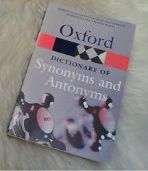 Billede af bogen A dictionary of synonyms and antonyms