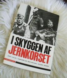 Billede af bogen I skyggen af jernkorset