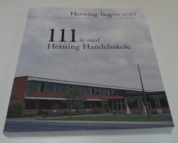 Billede af bogen Herning-bogen 2020 - 111 år med Herning Handelsskole