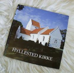 Billede af bogen Hyllested Kirke