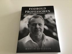 Billede af bogen Fodboldprofessoren Kim Brink