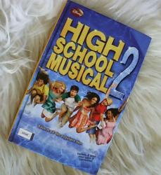 Billede af bogen High School Musical 2