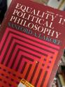 Billede af bogen Equality in Political Philosophy