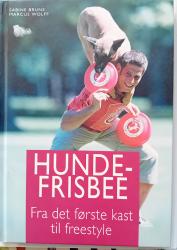 Billede af bogen Hundefrisbee - Fra første kast til freestyle.