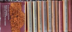 Billede af bogen Odense bys historie :Fra boplads til bispeby - Odense til 1559;  De fede år - Odense 1559-1660; De magre år - Odense 1660-1700; Næring og bystyre - Odense 1700-1789; Gudsfrygt og oplysning - Odense 1700-1789;  Mod bedre tider - Odense 1789-1868; Moderne tider - Odense 1868-1914;  Vækst og vagtskifte - Odense 1914-1940; Krig og besættelse - Odense 1940-1945; Storby og servicecenter - Odense 1945-1988 - 10 bind + Byen vokser - Odense kommune i kort ( i kassette) 