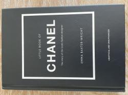 Billede af bogen Little book of CHANEL