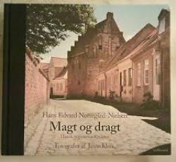 Billede af bogen Magt og dragt - dansk teglstensarkitektur