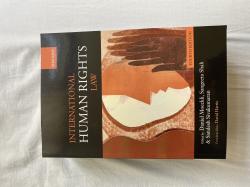 Billede af bogen International Human Rights Law