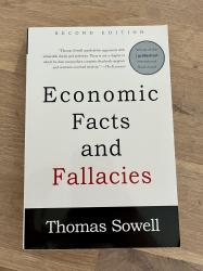 Billede af bogen Economic Facts and Fallacies (Second Edition)