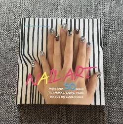 Billede af bogen NAIL ART 