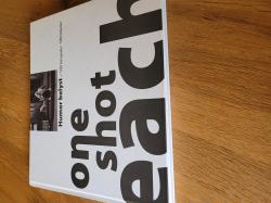 Billede af bogen One shot each