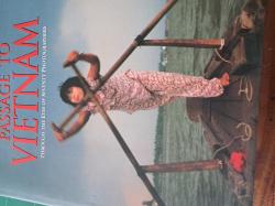 Billede af bogen Passage to Vietnam. 