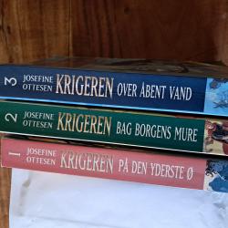 Billede af bogen Dæmonernes hvisken. Trilogi