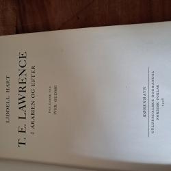 Billede af bogen T.E. LAWRENCE i Arabien og efter. 