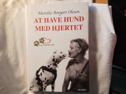 Billede af bogen AT HAVE HUND MED HJERTET