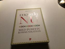 Billede af bogen Lykkelig NU! Med positiv kommunikation. 