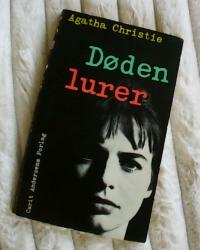 Billede af bogen Døden lurer