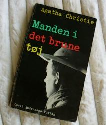 Billede af bogen Manden i det brune tøj
