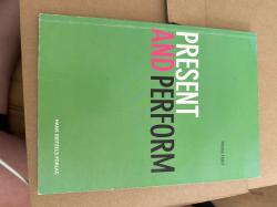 Billede af bogen Present and Perform