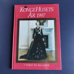 Billede af bogen Kongehusets År 1997 i tekst og billeder.